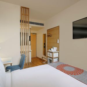 Standard Queen Room Top Floor